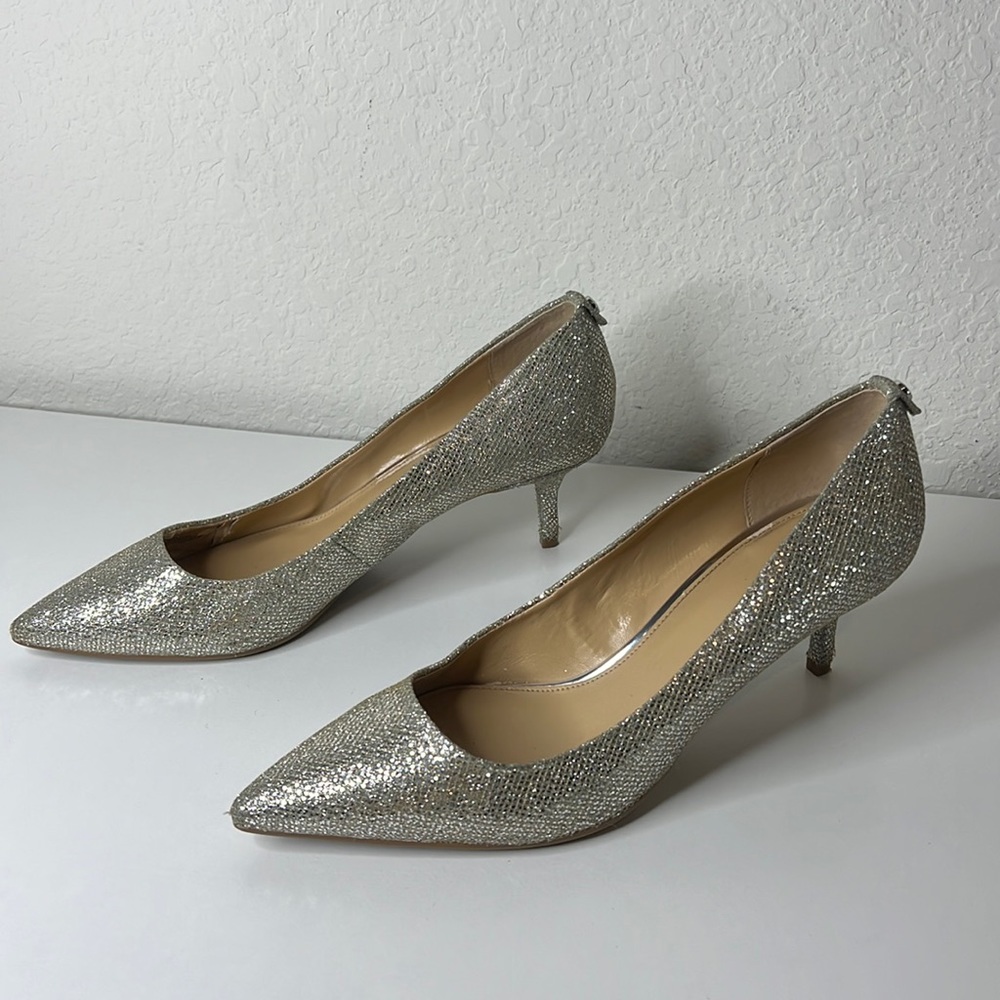 MK Michael Kors Sara Flex Kitten Silver Glitter Pumps Shoes Womens Size 9